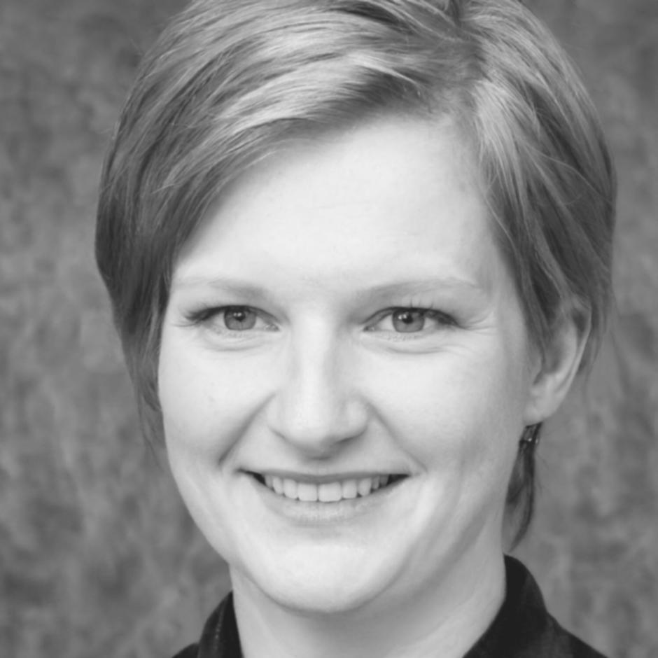 Portrait von Finanzberaterin Kathrin Waldmann